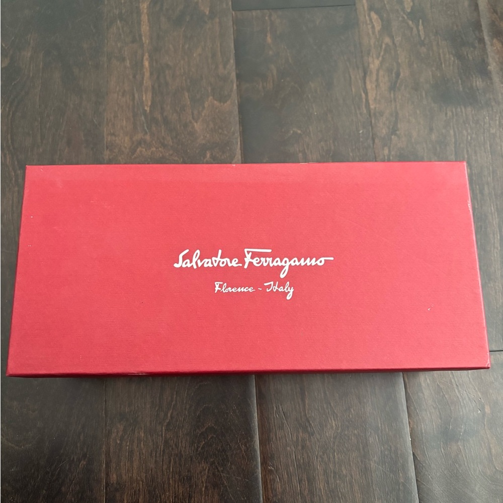 Salvatore Ferragamo Blush Nude Patent Leather Vara Bow Pumps - Picture 5 of 12